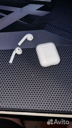 Беспроводные наушники apple airpods 1