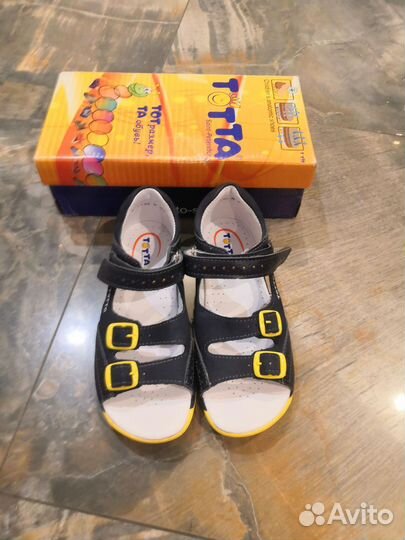 Сандалии Тотта для мальчика. Новые. 32 размер