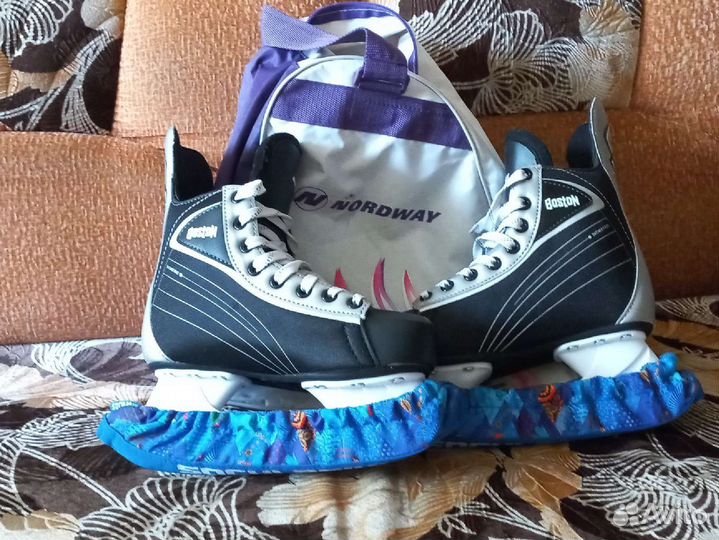 Коньки хоккейные