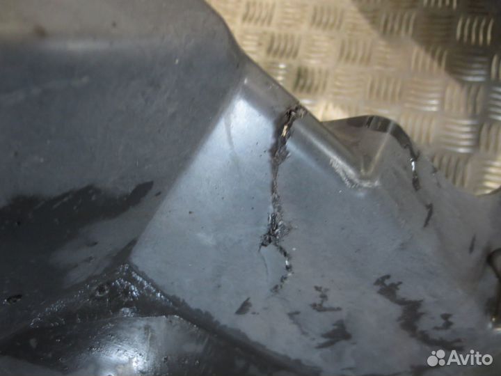 Защита двигателя левая Mercedes-Benz A9435204822