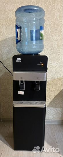 Кулер для воды напольный