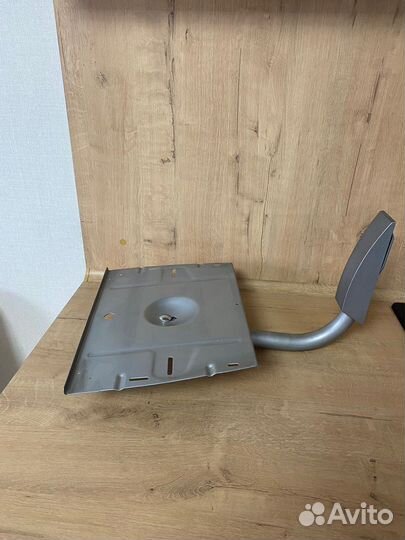 Кронштейн металлический для микроволновки и тв