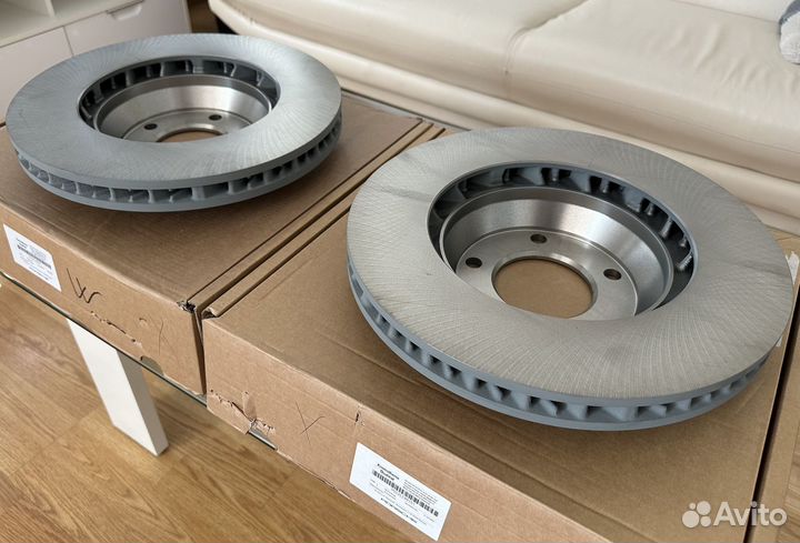 Диск тормозной передний правый Porsche Cayenne 955