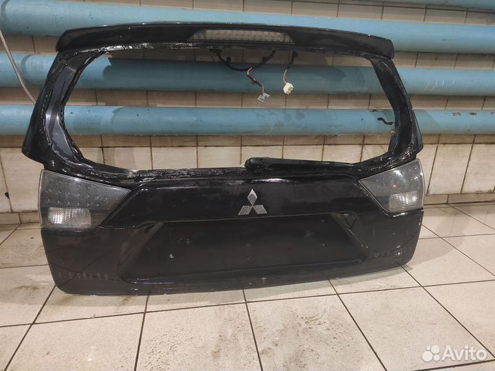 Крышка багажника Мицубиси аутлендер