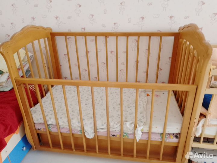 Детская кроватка