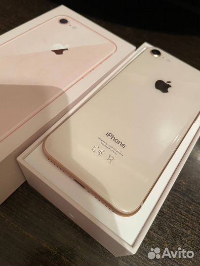 Телефон iPhone 8