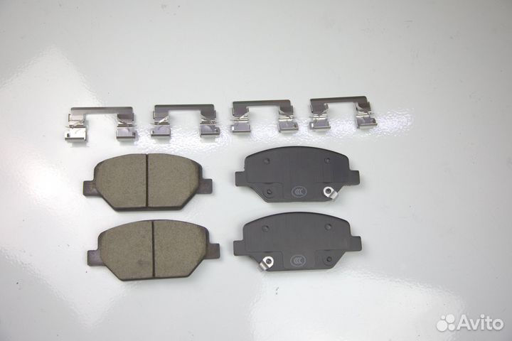 Передние колодки PowerStop Camaro / Cadillac XT4