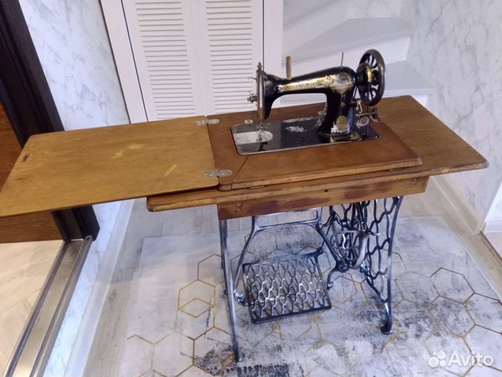 Швейная машинка зингер ножная