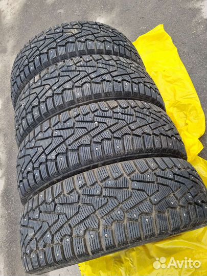 Pirelli Ice Zero 215/65 R16