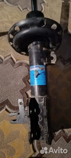 Стойка амортизатора, пружины задние