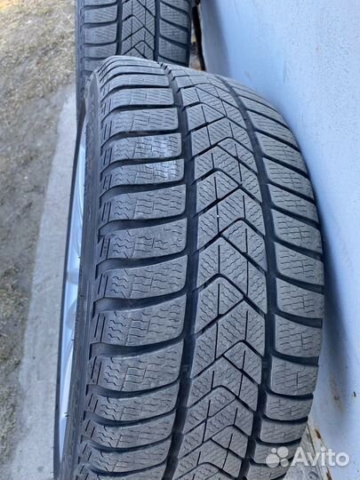 Pirelli Winter Sottozero 3 245/40 R19 98V