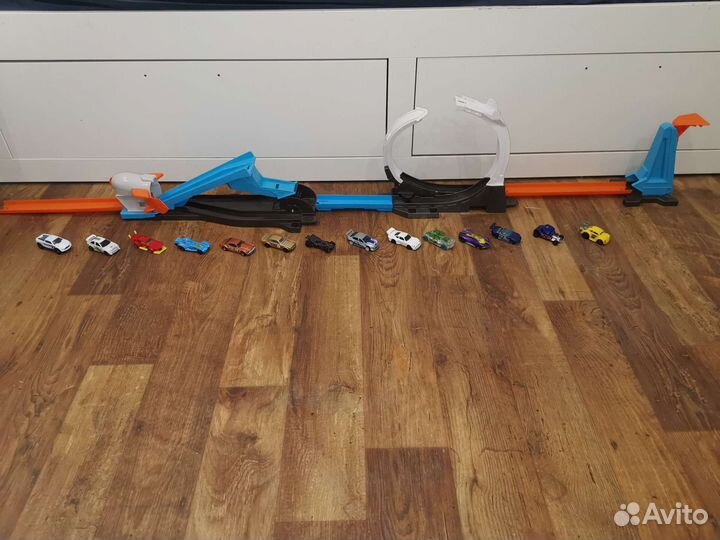 Хотвилс трек с машинками