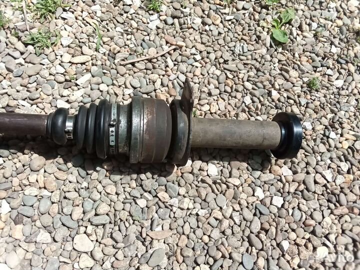 Приводной вал (привод) Volkswagen Transporter T5