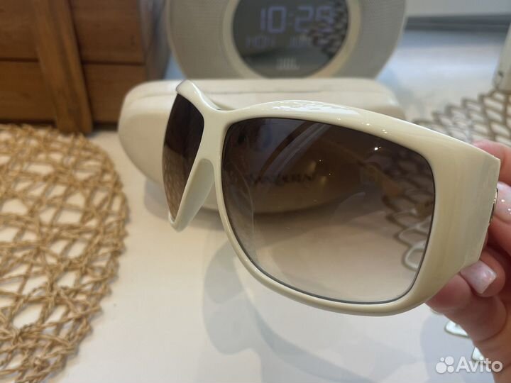 Солнцезащитные очки YvesSaintLaurent