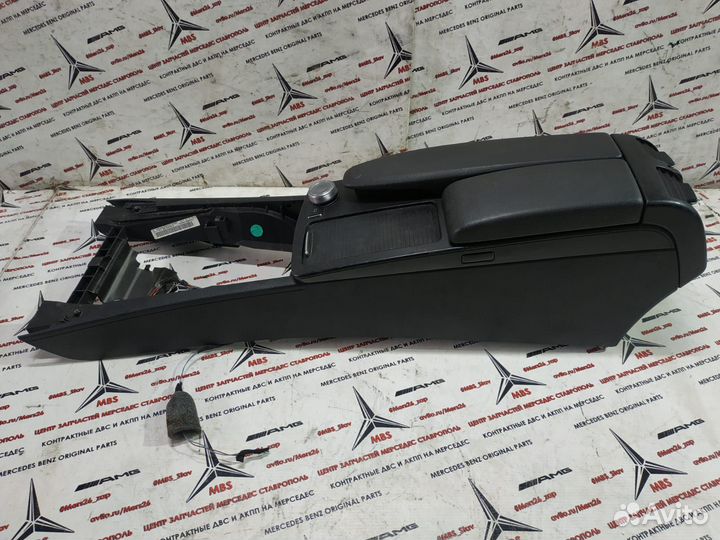 Подлокотник w204 дорест Mercedes