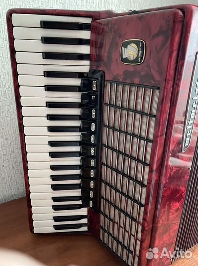 Аккордеон Weltmeister Stella