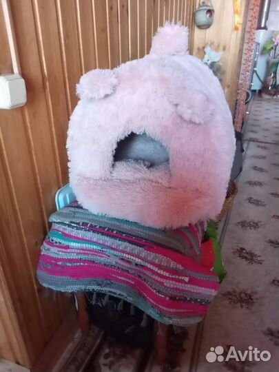 Домик-лежанка для маленькой собачки