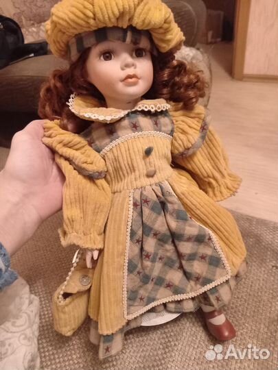 Кукла фарфоровая коллекционная