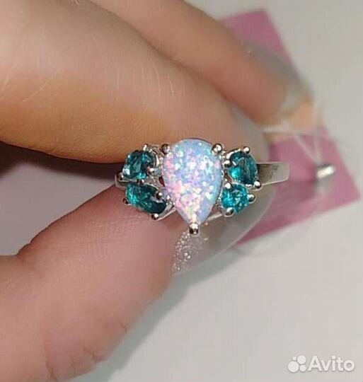 Серебряное кольцо с опалом