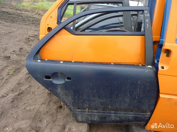 Дверь задняя правая Мерседес w210