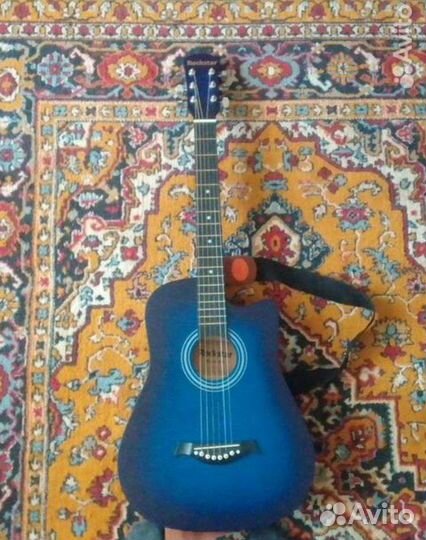 Акустическая гитара