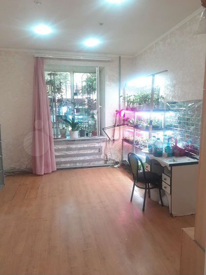 3-к. квартира, 90 м², 1/3 эт.