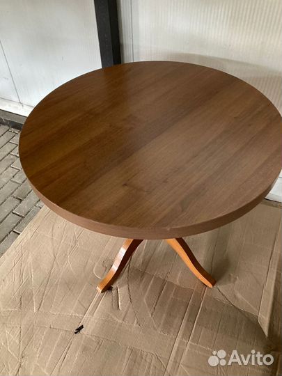 Стол обеденный круглый, б/у, Италия