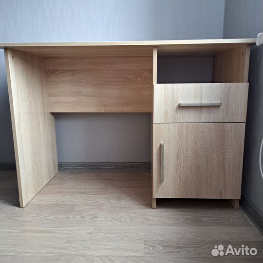 Письменный стол для школьника бу