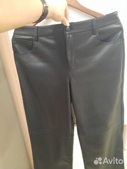 Брюки из экокожи, черные, размер М, Mango