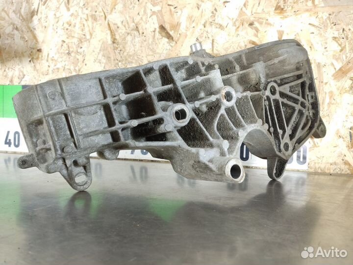 Кронштейн генератора Renault Logan 2005 2014