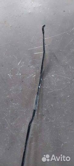 Держатель капота на Nissan Skyline v35