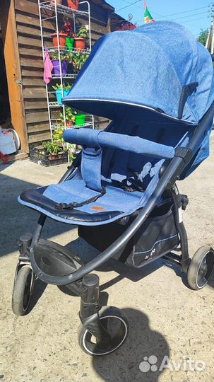 Прогулочная коляска