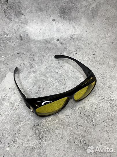 Очки солнцезащитные