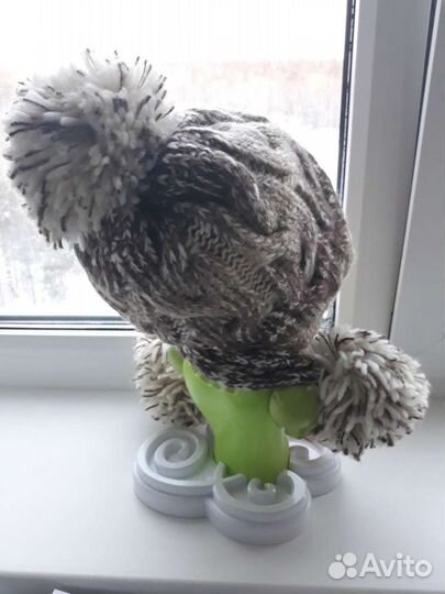 Новая шапка-ушанкас помпонами р. 56-58