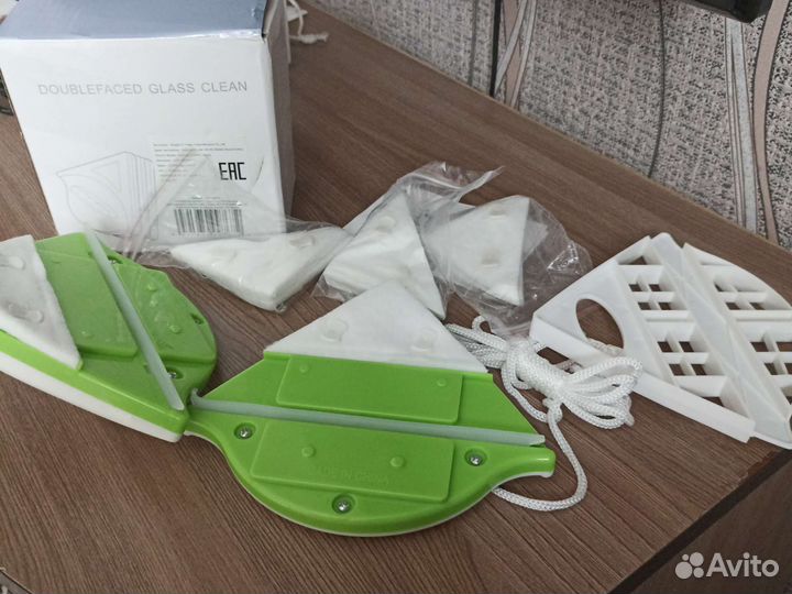 Магнитная щётка для мытья окон