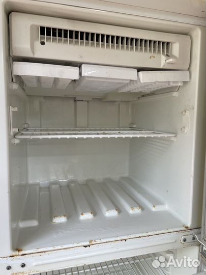 Холодильник stinol