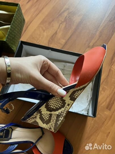 Босоножки женские