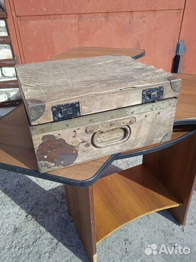 Деревянный ящик для интерьера