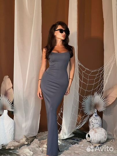 Обтягивающее платье миди