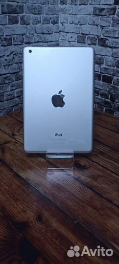 Планшет Apple iPad mini 2 Wi-Fi