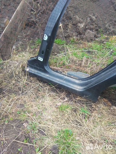 Пежо 408 Peugeot 408 Порог левый правый со стойкой