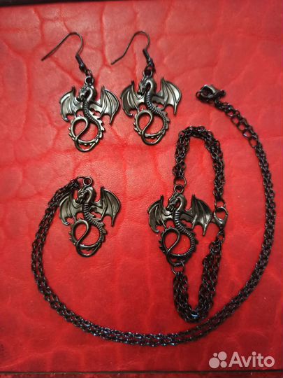 Серьги, кулон, браслет Драконы