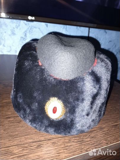 Женская шапка