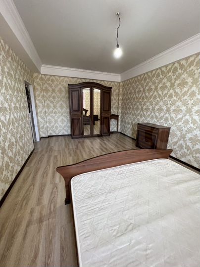 2-к. квартира, 80 м², 10/11 эт.