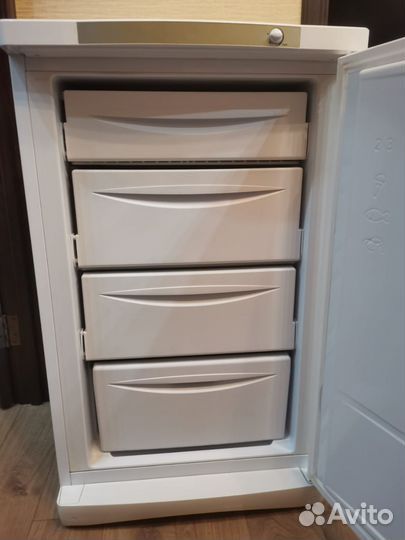 Продам морозильную камеру indesit