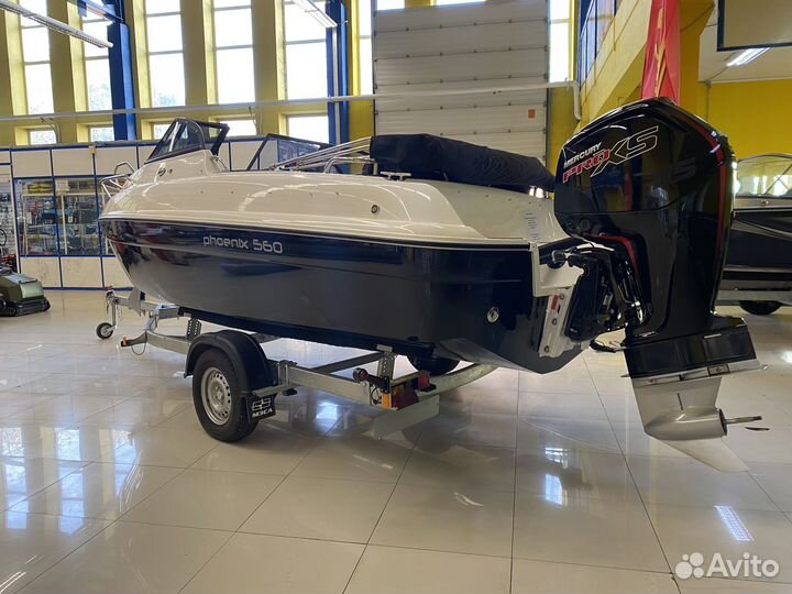 Катер Phoenix 560 с мотором