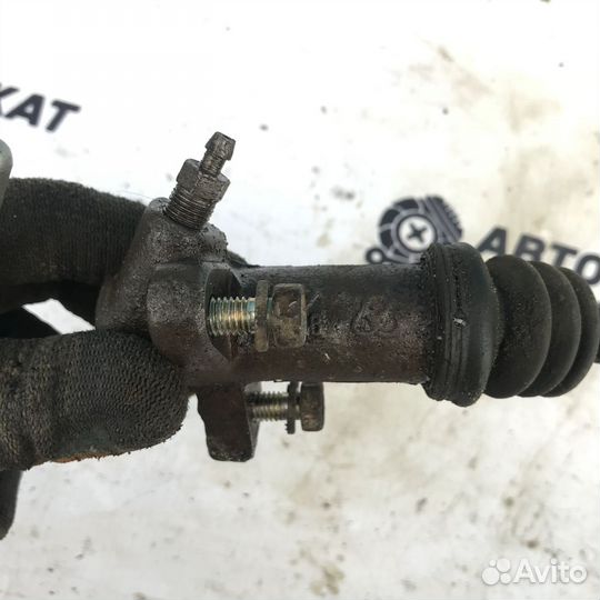 Рабочий цилиндр сцепления Mitsubishi V