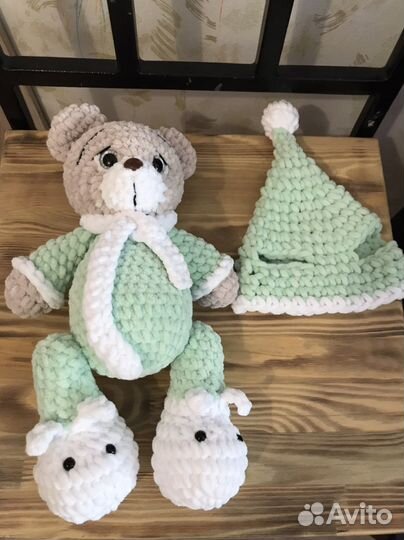 Вязаная игрушка мишка