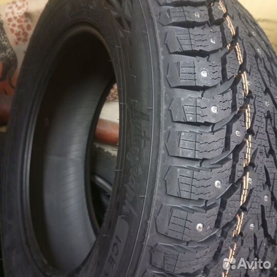 Ikon Tyres Autograph Ice 9 SUV 235/65 R17 108T