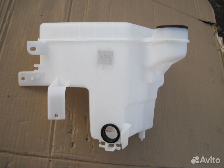 Бачок омывателя лоб стекла Toyota Land Cruiser 120